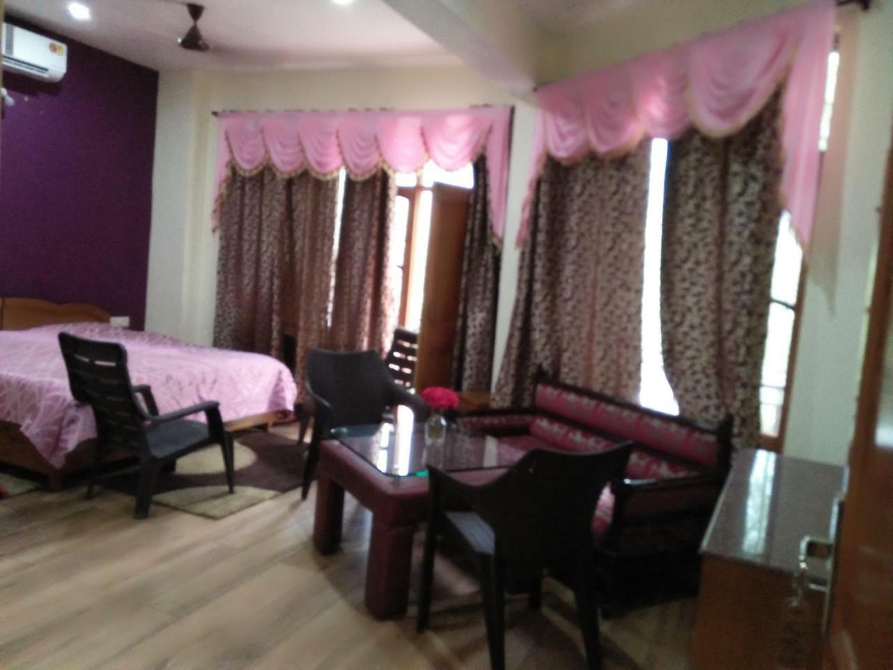 Hotel Misty Woods à Dharamshala Extérieur photo